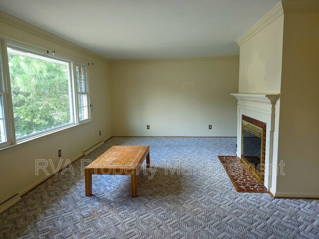 Foto del edificio - 6403 River Rd
