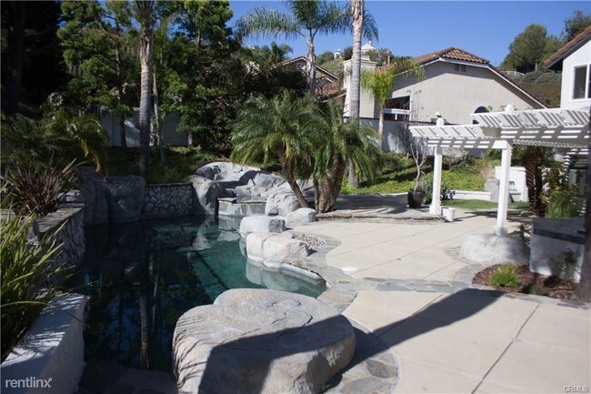 Foto del edificio - 5315 E Big Sky Ln