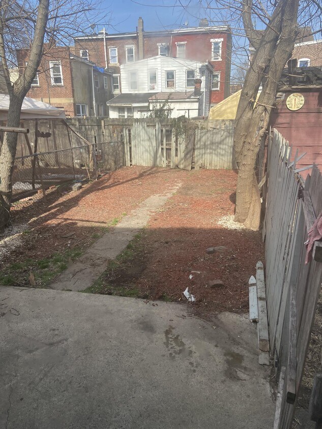 Building Photo - 118 Mott St