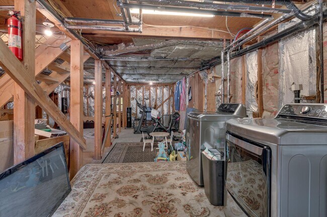 Building Photo - Tahoe City 5 Bedroom Ski Lease
