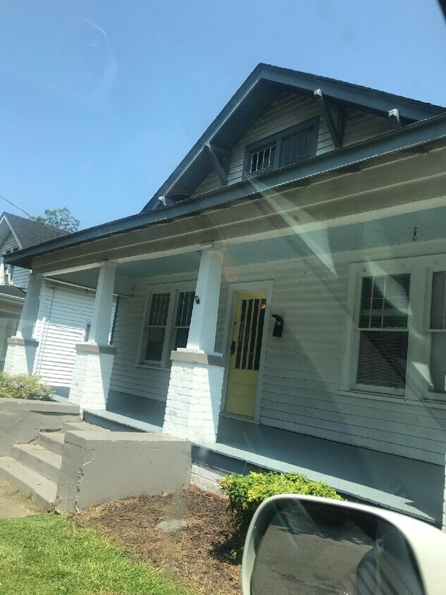 Foto principal - 205 S Summit St