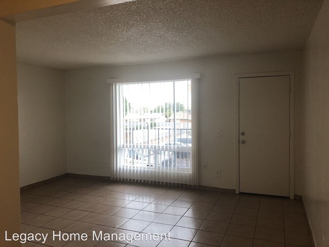 Foto del edificio - 819 S Stapley Dr