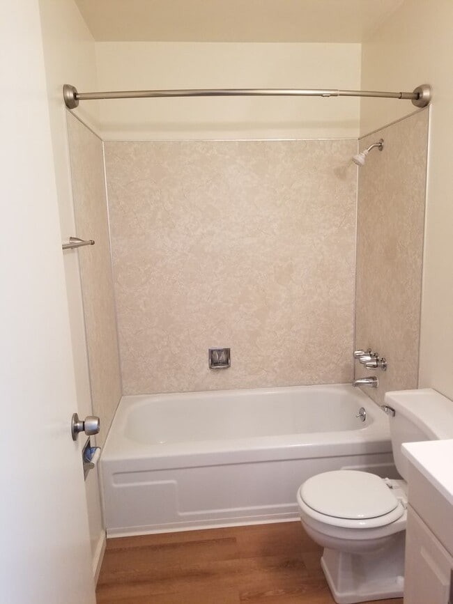 Foto del edificio - Elk Grove