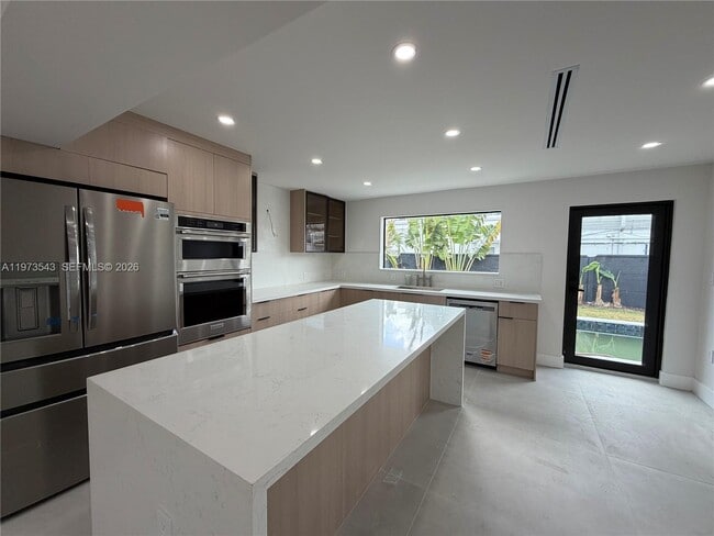 Building Photo - 9410 SW 55th St