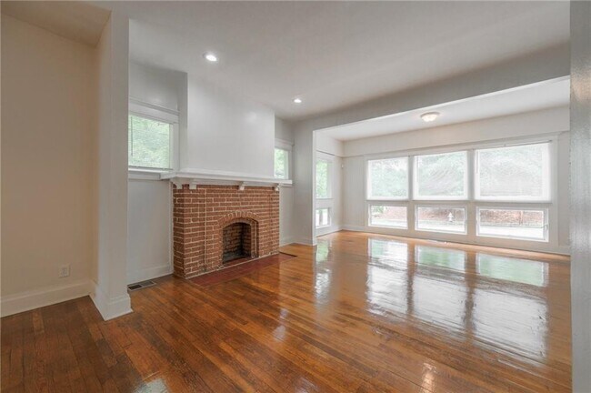 Foto del edificio - 716 Catherine St SW