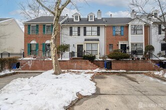 Building Photo - 57 Boston St