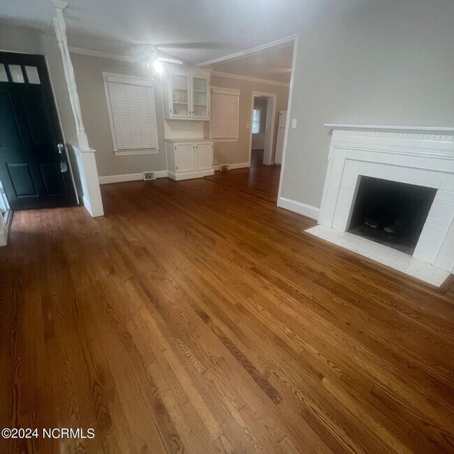 Foto del edificio - 1402 W Ragsdale Rd