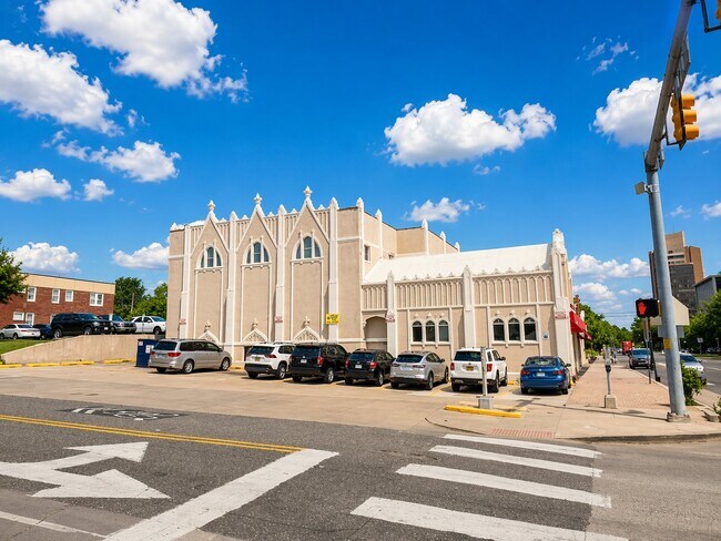 Foto del edificio - 1901 N Classen Blvd