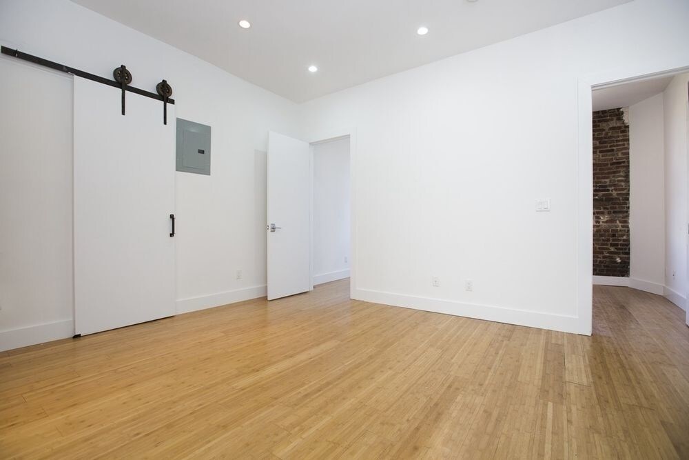 Primary Photo - 201 Allen St
