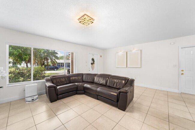 Foto del edificio - 795 SE 17th St