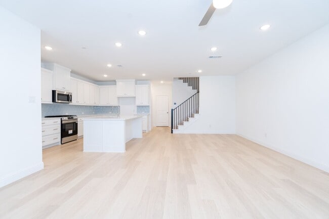 Photo - 9508 Espalier St House