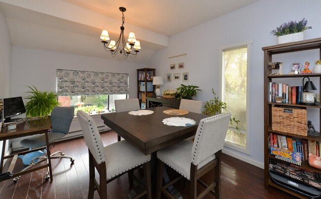 Foto del edificio - 911 Heritage Vlg