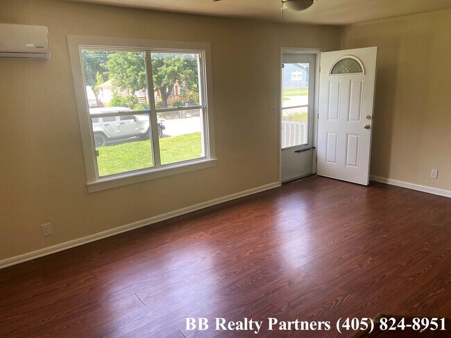 Foto del edificio - 4620 E 4th St