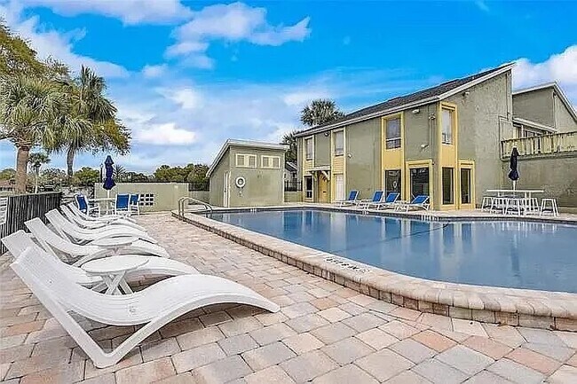 Foto del edificio - 960 Lake Destiny Rd