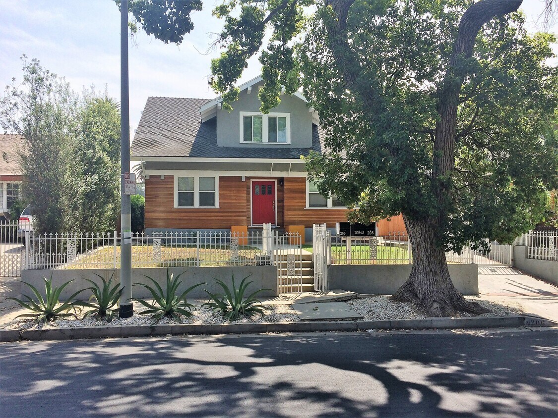 Foto principal - 208 N Coronado St