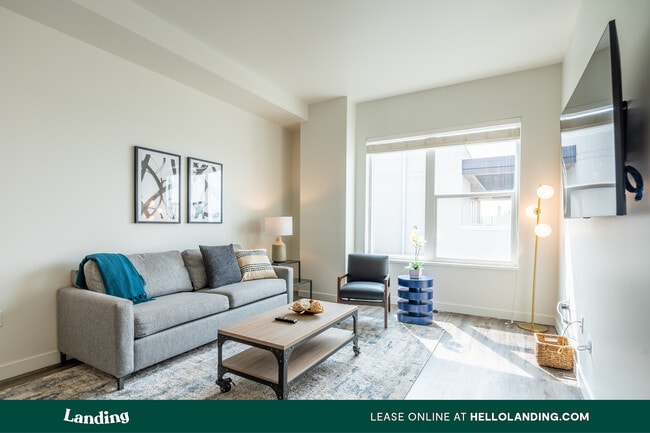 Building Photo - 2190 E 11th Ave