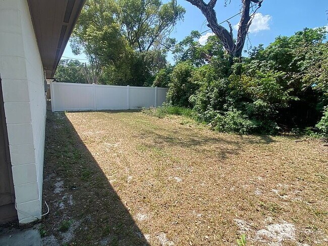 Photo - "Charming 2-Bed, 2-Bath Retreat in Winter ... Apartment