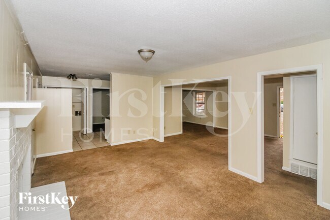 Foto del edificio - 6128 Lacewood Cove