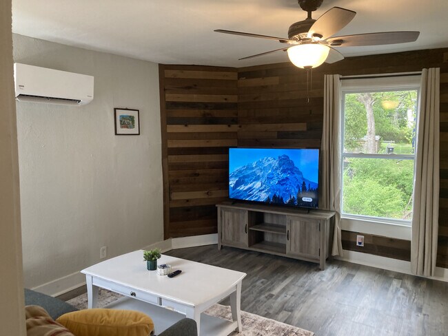 Sala de estar - 1504 Pierce St