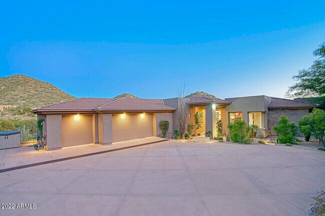 Building Photo - 12943 E Corrine Dr