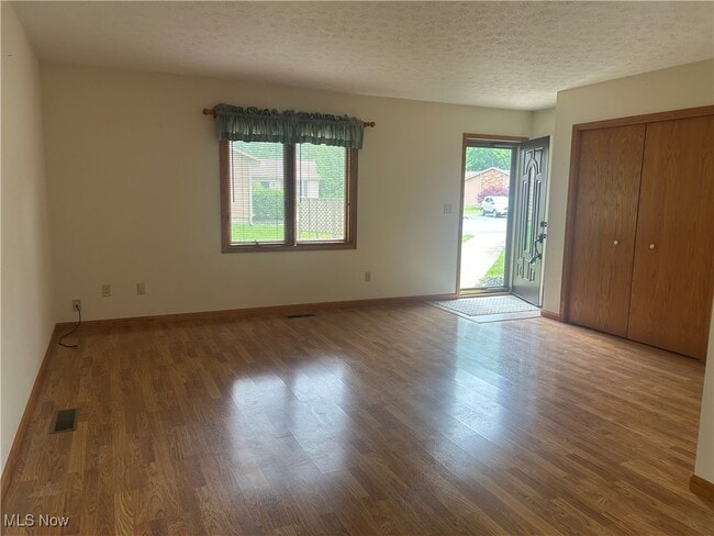 Building Photo - 45 Coventry Dr