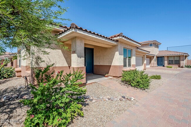Foto del edificio - 13562 W Cypress St