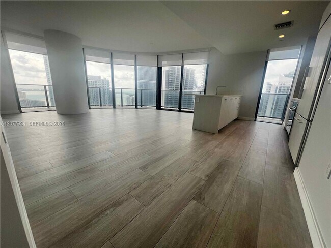 Foto del edificio - 45 SW 9th St