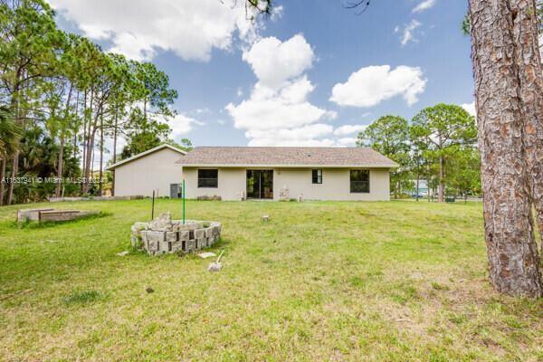 Foto del edificio - 16702 86th St N