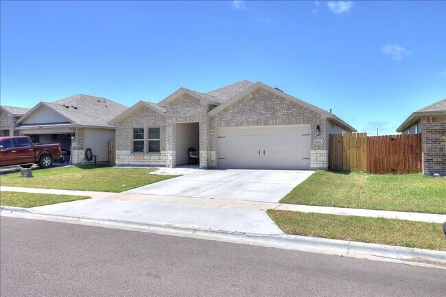 Building Photo - 7901 Bull Rider - 4/bed 2/bath - $2295/month