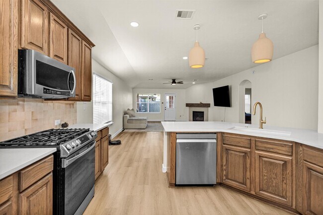 Building Photo - 30315 Legacy Pines Dr