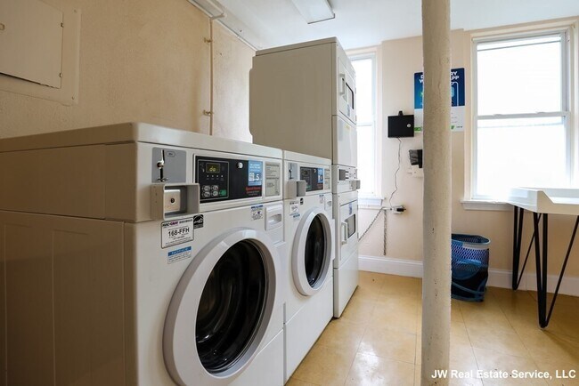 Building Photo - 36 Commonwealth Ave