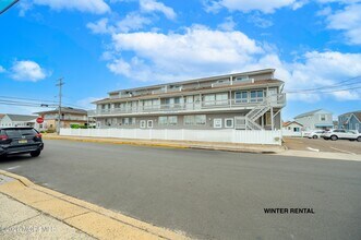 Building Photo - 1713 Boulevard