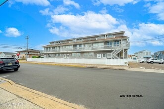 Building Photo - 1713 Boulevard