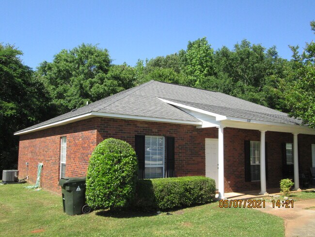 Side View - 1129 District Ct