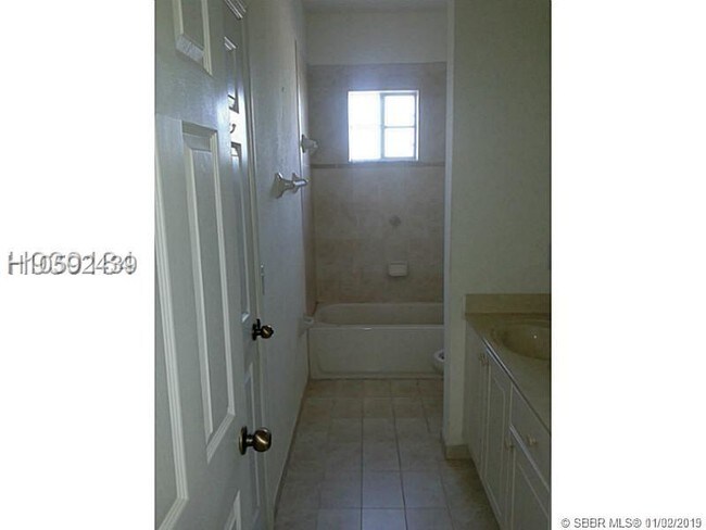 Foto del edificio - 8320 Santa Monica Ave