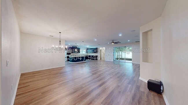 Foto del edificio - 2704 Daylily Ln