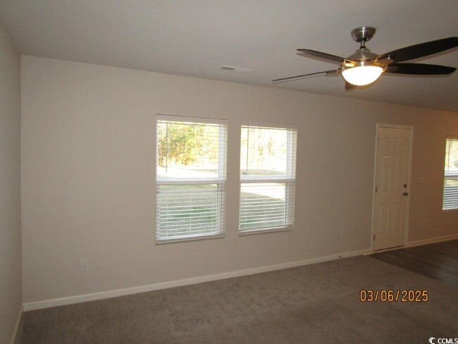 Building Photo - 73 Shamrock Dr SW