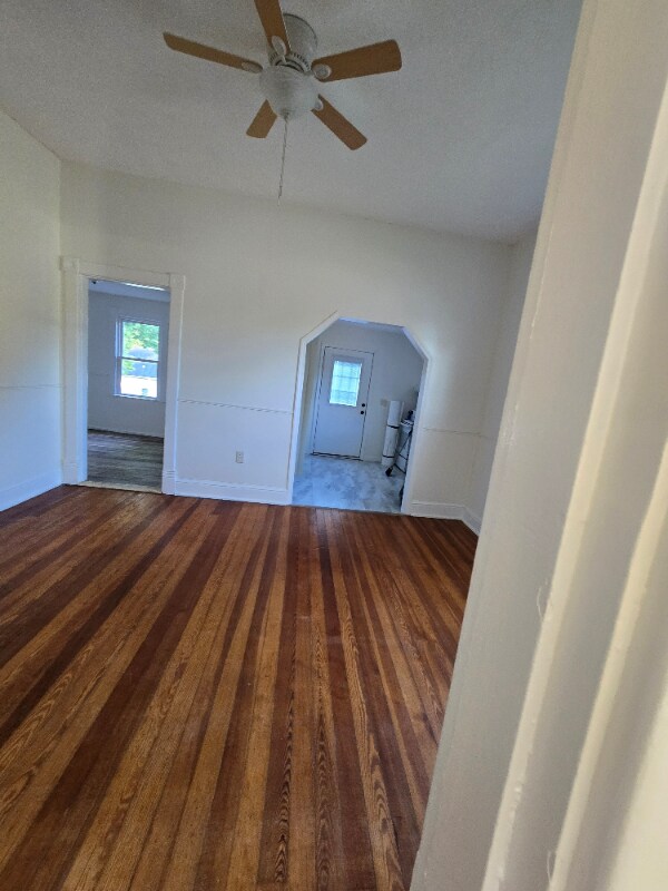 Foto del edificio - 235 Mills Ave