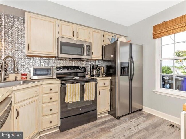 Foto del edificio - 6338 Towncrest Ct
