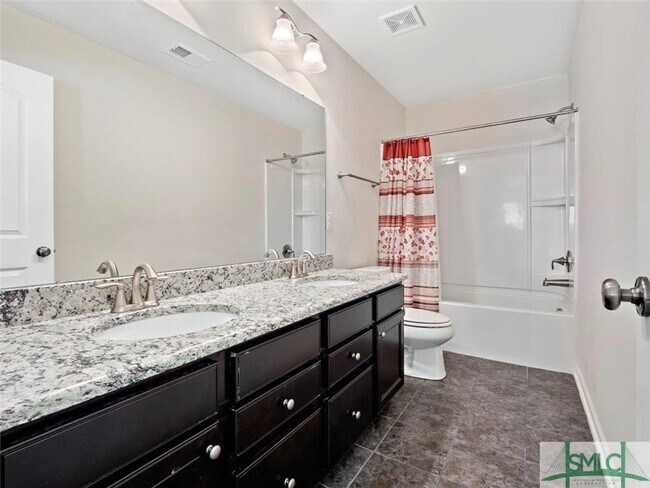 Building Photo - Creekside Home