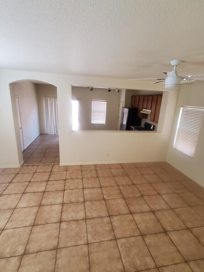 Foto del edificio - 4211 E Wading Pond Dr