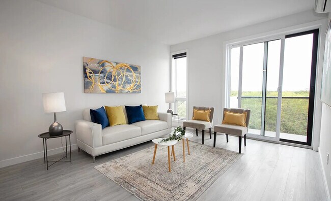Photo du bâtiment - 703 St. Annes Apartment