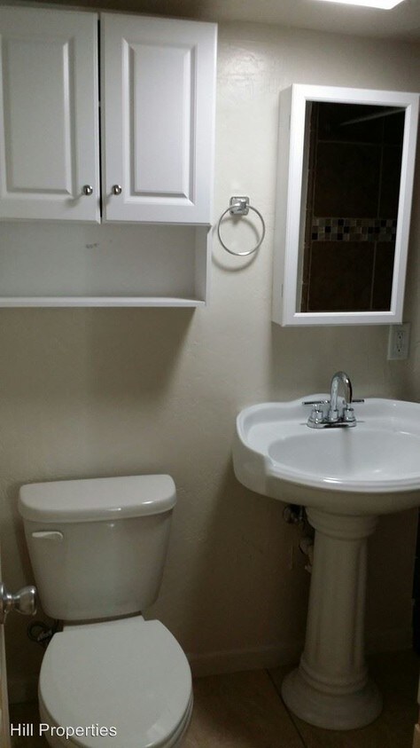 Building Photo - 817 Rio Chico Way