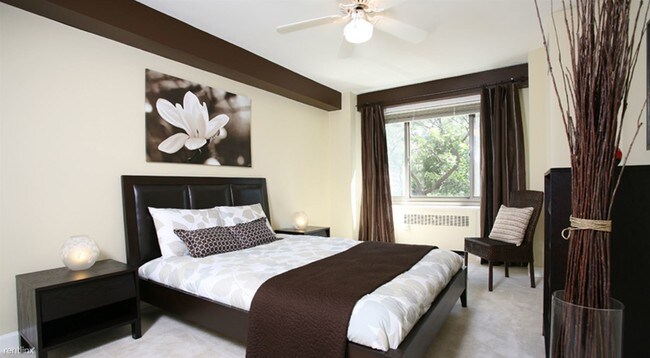 Foto del edificio - 1200 N Lake Shore Dr