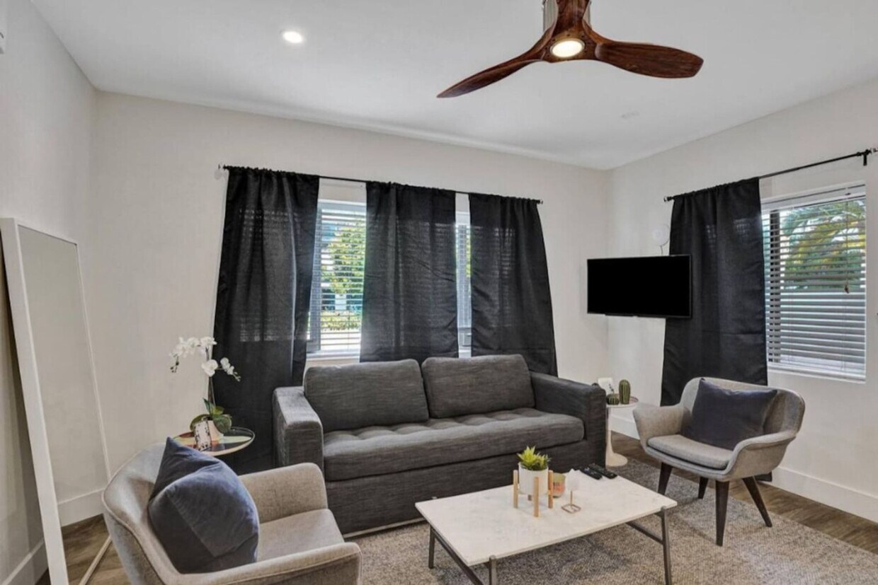 Foto principal - 3020 Seville St