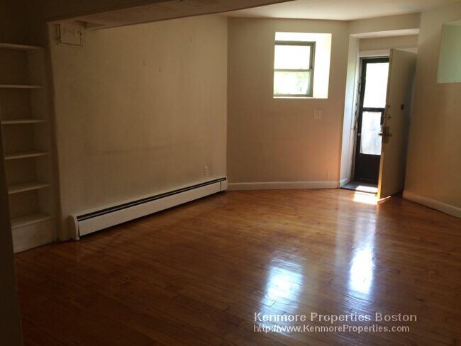 Foto del edificio - 1728 Beacon St
