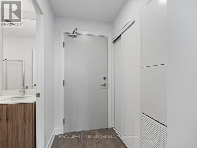 Photo du bâtiment - 225 Veterans Drive