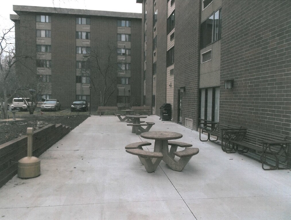 Sterling Towers 2403 E 19th St Sterling, IL