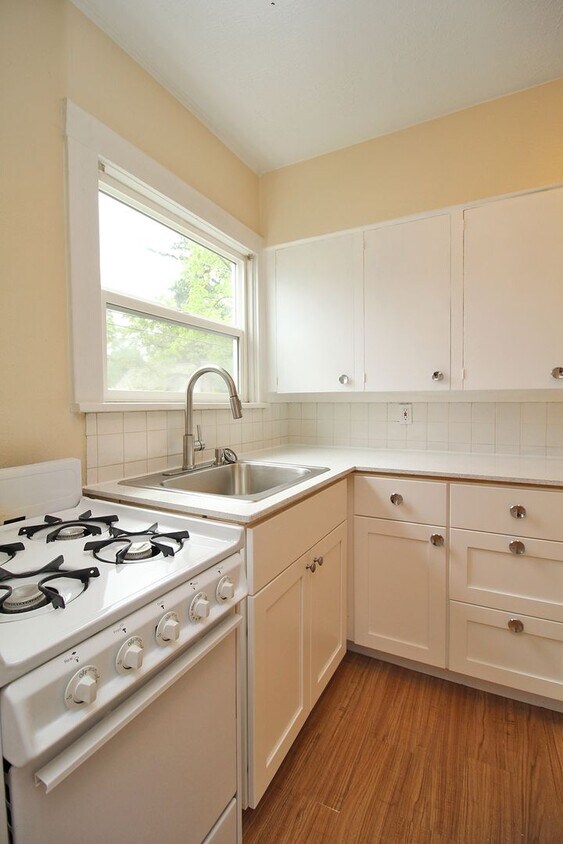 Foto principal - 7630 SE Woodstock Blvd