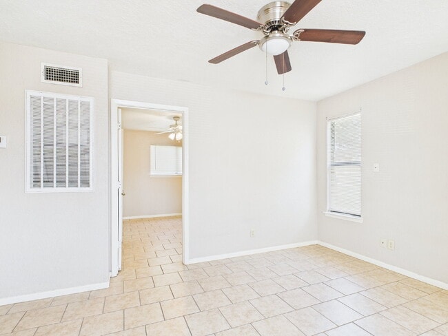 Building Photo - Small Pet Friendly! 1/1